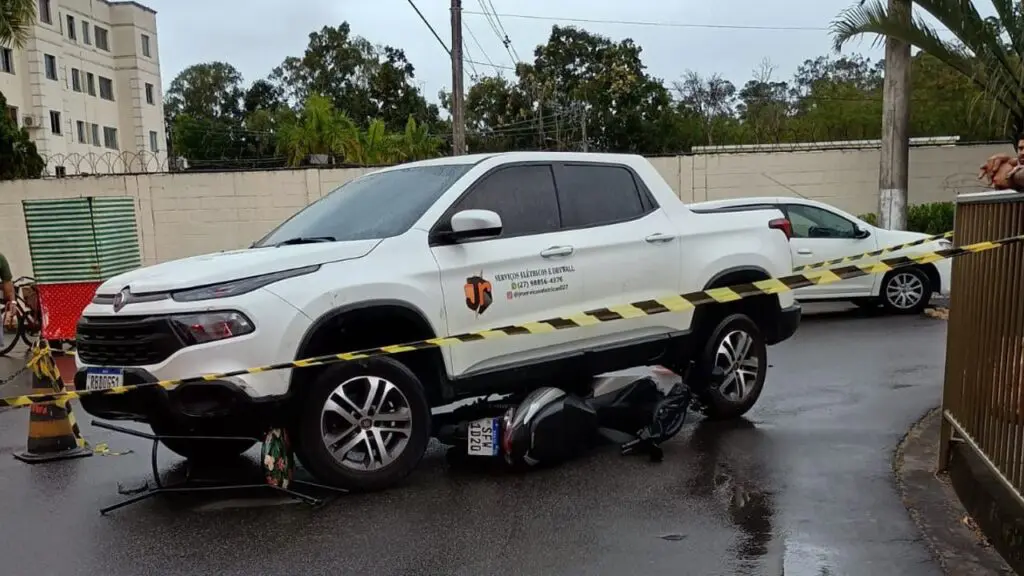Motociclista morre após um mês de internação por acidente em condomínio na Serra Fotógrafa morre após um mês internada depois de atropelamento em condomínio na Serra