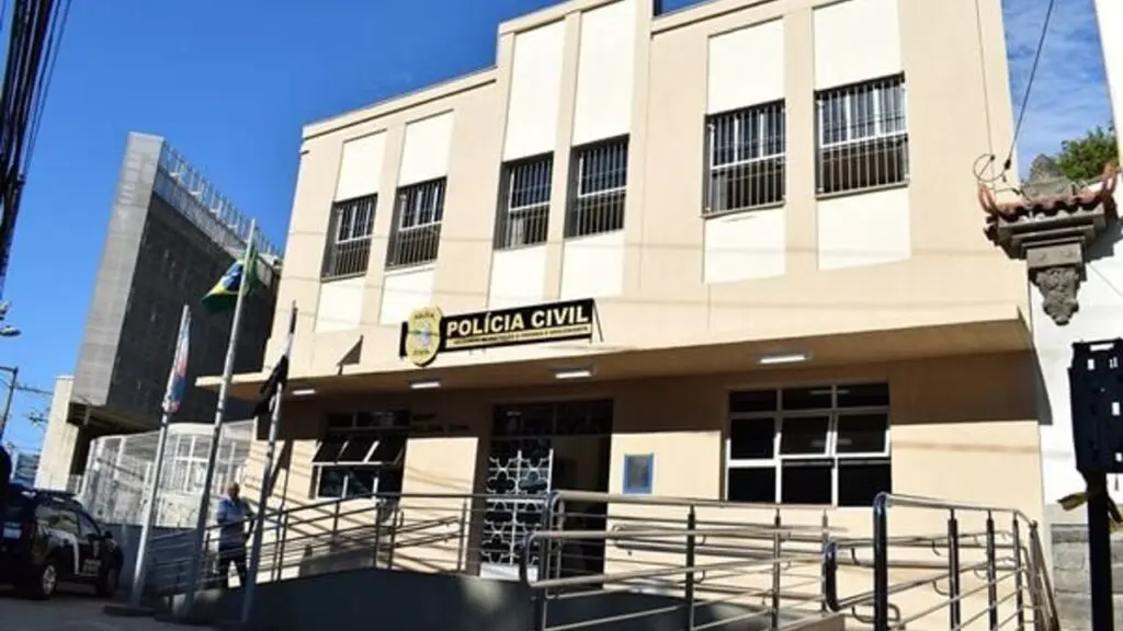 Sujeito é preso por agredir e ameaçar ex-companheira adolescente na Serra