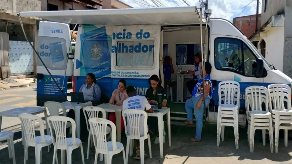 Moradores da Serra recebem nova Blitz do Emprego com mais de 1,3 mil oportunidades