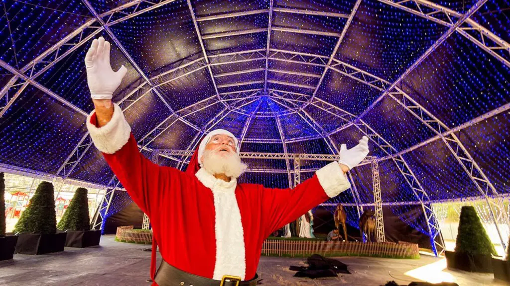 Decoração de Natal transforma diversos pontos de Cariacica