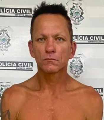 Imagem de um homem (Alexsander Leite Coelho, de 46 anos), preso por tentativa de latrocínio.