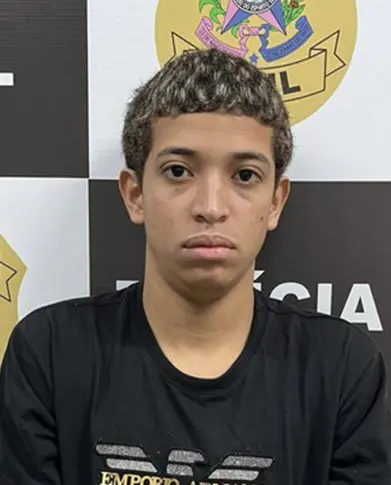 Imagem de um jovem preso por duplo homicídio (Nicolas Venancio Santos, de 18 anos).