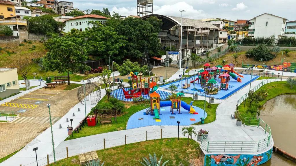 Reabertura do Parque da Biquinha terá decoração natalina e show da Trupe Ratimbum