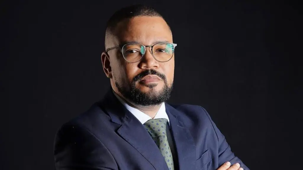 Advogado capixaba publica artigo em revista nacional denunciando falhas nos cartórios do país Advogado capixaba publica artigo em revista nacional denunciando falhas nos cartórios do país