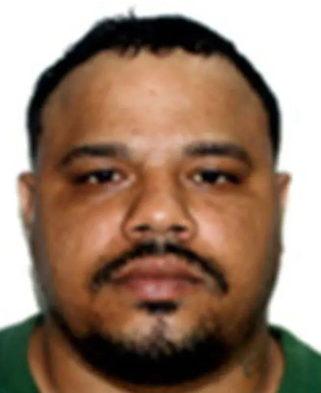 Clinton Lucas de Abreu Costa, conhecido como CL