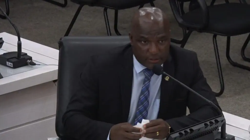 Vereador Antônio Carlos CeA, na Câmara da Serra.