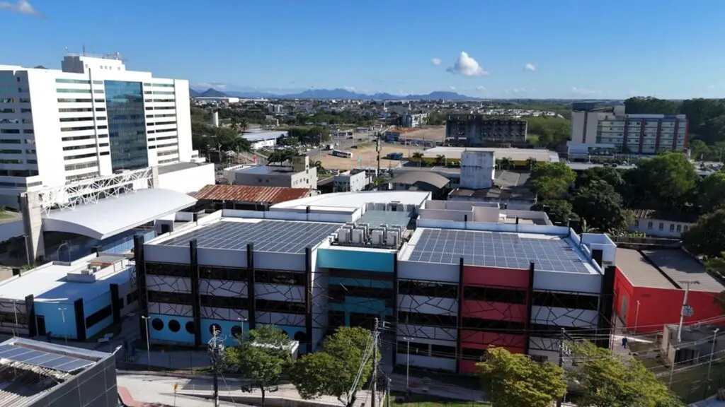 Escola Aristóbulo Barbosa Leão será finalmente inaugurada após 13 anos de espera na Serra Escola Aristóbulo Barbosa Leão será inaugurada após 13 anos de espera na Serra