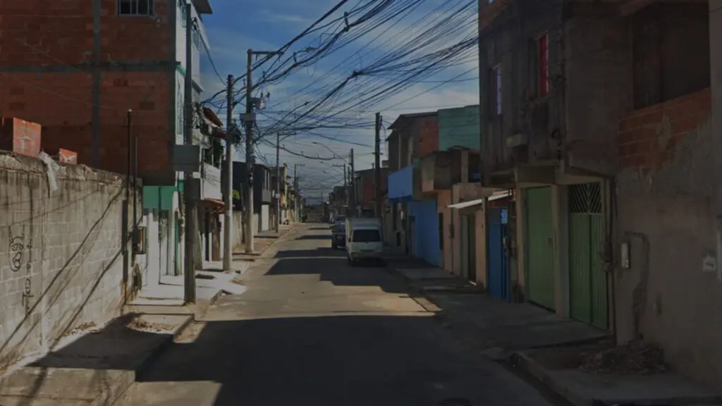 Rua Itaipu onde idoso foi esfaqueado, em Vila Nova de Colares, na Serra.