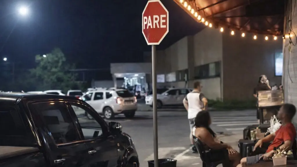 Jovens são baleados durante ataque a tiros em Serra-Sede