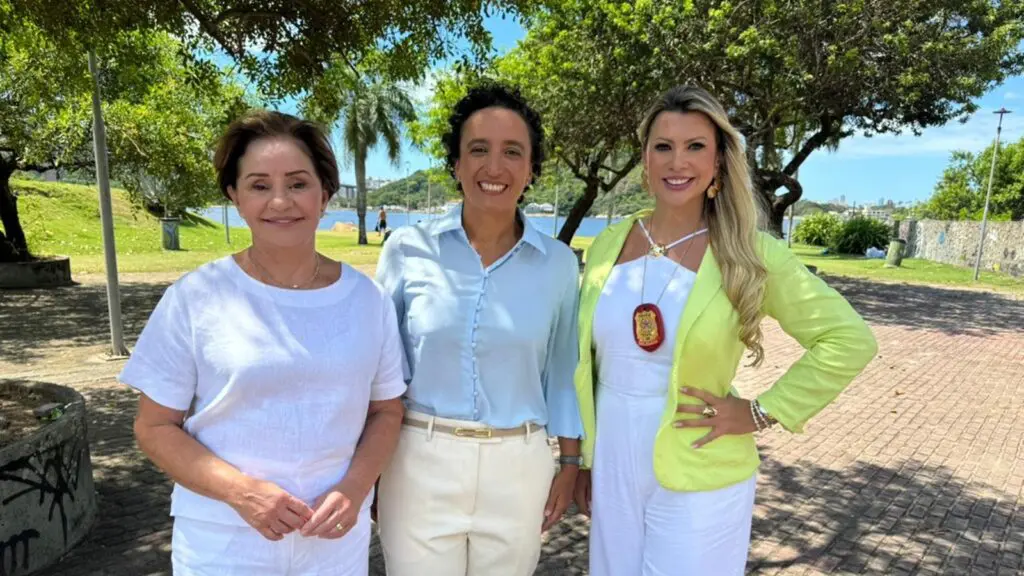 As lideres Janete Vargas Simões, pres do Tribunal de Justiça; Erica Neves, presidente da OAB-ES e Cláudia Dematté, delegada-chefe da Div Especializada de Atendimento à Mulher, se unem contra a violência no Carnaval