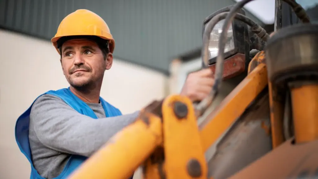 Prefeitura abre cadastro para cargos de nível médio e fundamental; salários acima do mercado