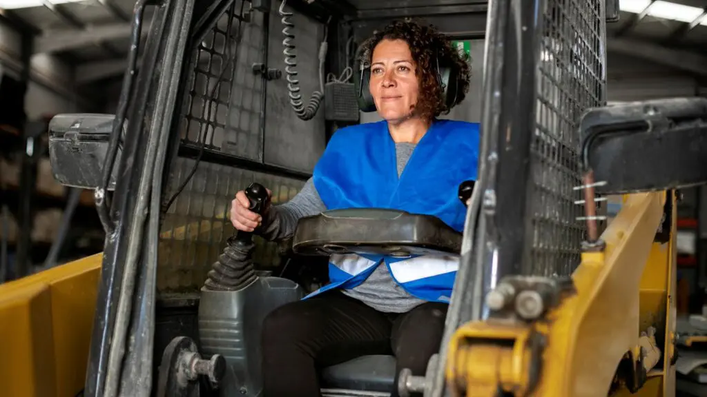 Concurso público com salários de até R$ 4,8 mil para nível fundamental acaba de sair na prefeitura