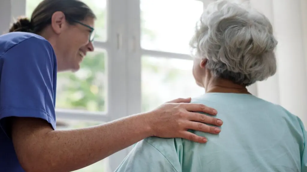 Cariacica reforça cuidados com idosos e alerta para hidratação e segurança alimentar Saúde faz alerta urgente sobre riscos silenciosos na terceira idade