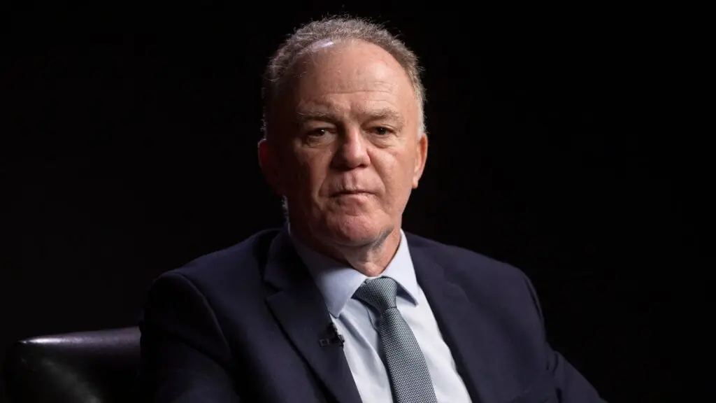 Conversas entre empresário da Serra e juiz federal indicam suposta interferência em licitações na gestão Casagrande Governador do ES exonera delegado após investigar ligações suspeitas entre juiz federal e empresário