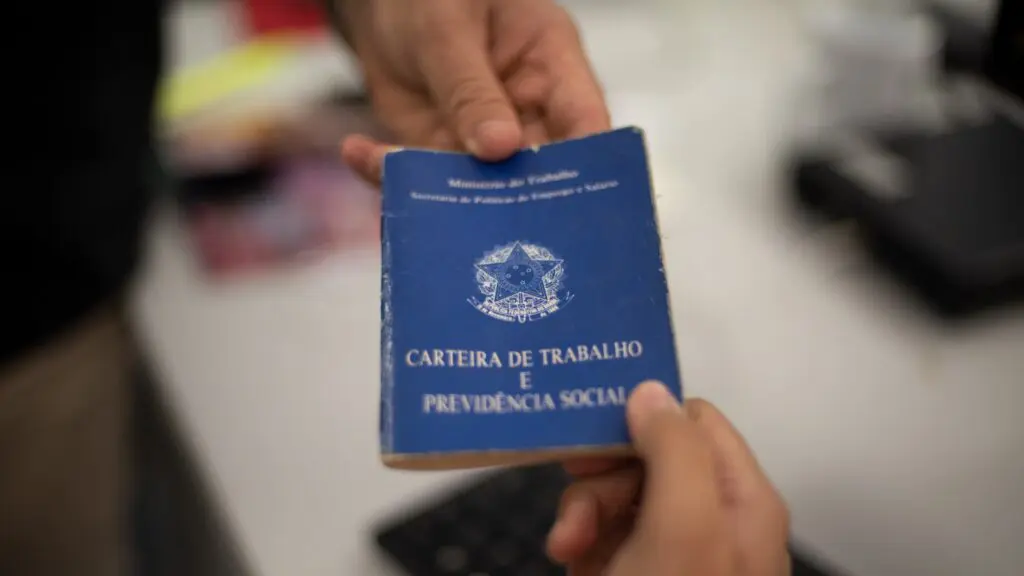 Taxa de desemprego no ES recua para 2,4% e é a segunda menor do Brasil