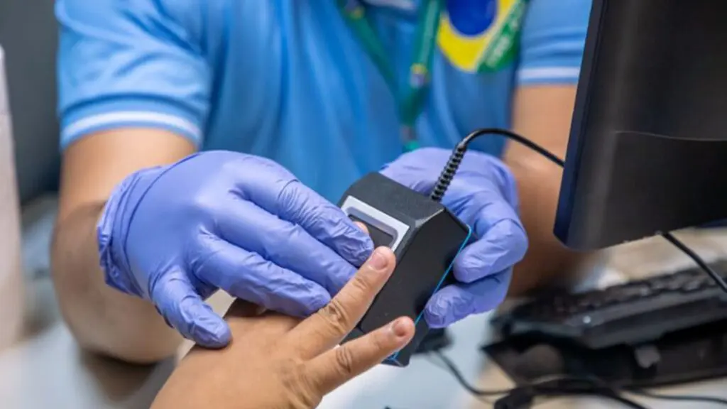 TRE-ES convoca eleitores por SMS para regularizar biometria; mais de 875 mil ainda não fizeram cadastro