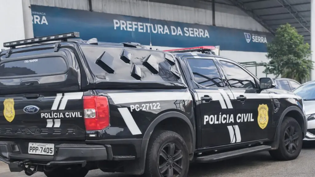Sede da Guarda Municipal da Serra no Pro Cidadão após mandados do DENARC e afastamento de nove agentes