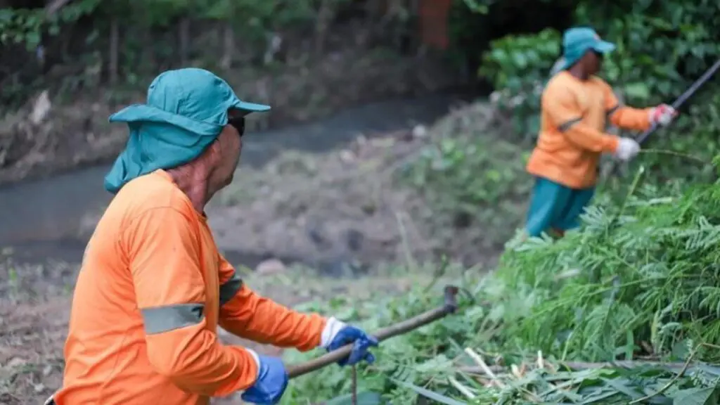 Serra reforça limpeza de canais e faz alerta à população