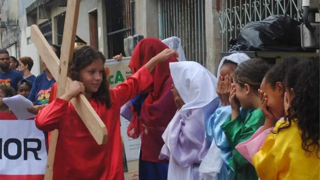 Central Carapina recebe Via Sacra com participação de 100 crianças e adolescentes