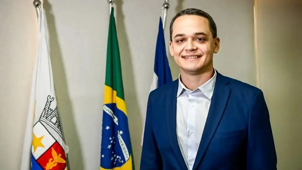 Pazolini renuncia à Prefeitura de Vitória para disputar eleições de 2026 para governador