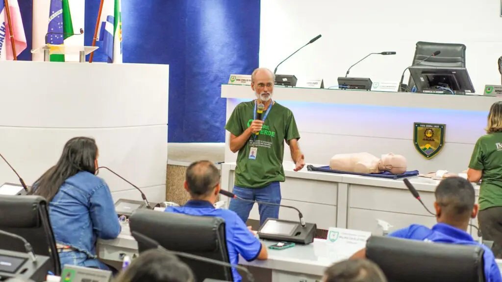 Servidores da Câmara da Serra participam de oficina de primeiros socorros durante o Abril Seguro