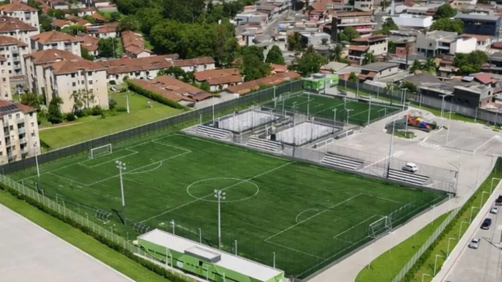 Serra amplia áreas de lazer e entrega novos espaços de convivência para a população Serra amplia áreas de lazer e entrega novos espaços de convivência para a população