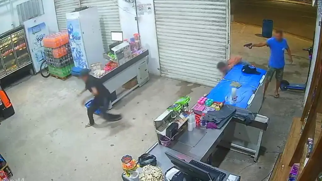 Suspeito de atirar em funcionária de distribuidora de bebidas em Jacaraípe é solto Confusão em distribuidora termina com mulher baleada, e policial civil é detido na Serra