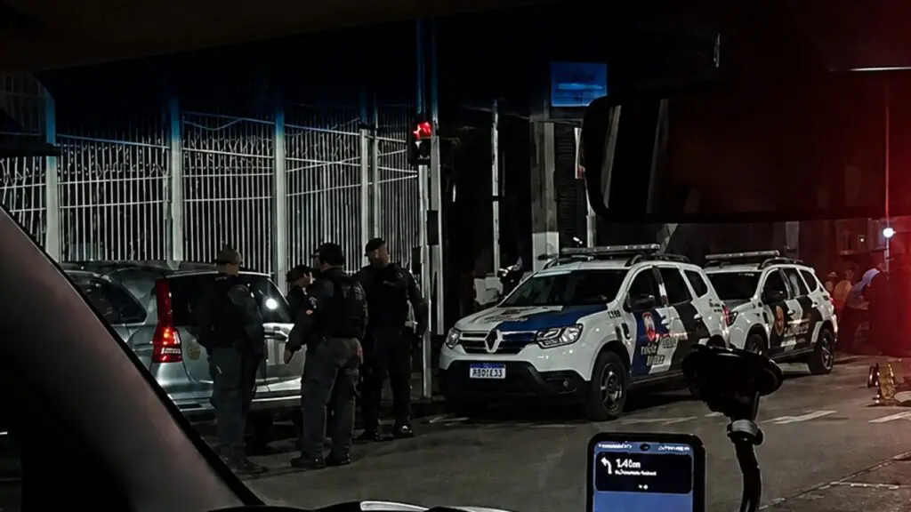 Policial civil preso após mulher ser baleada já tinha passagem pela Justiça por acidente em 2025