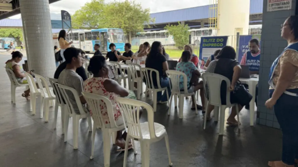 Sine leva 844 vagas de emprego a diversos bairros da Serra