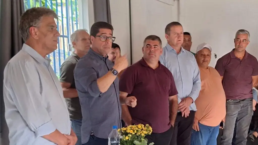 Produtores rurais recebem 12 mil mudas de café e cacau em Rio Novo do Sul