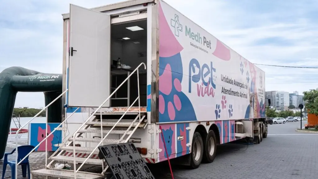 Carreta Pet Vida leva castração gratuita para cães e gatos em Carapebus Carreta Pet Vida leva castração gratuita para cães e gatos em Carapebus