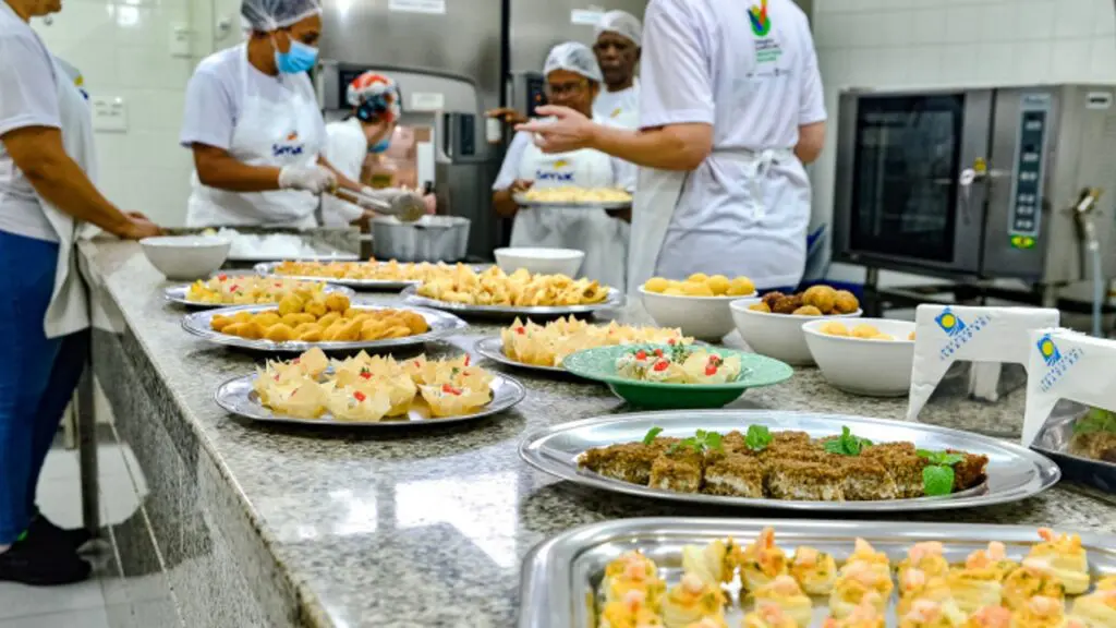 SENAC oferece cursos gratuitos em Vitória com vagas para diversas áreas profissionais Vitória abre 99 vagas em cursos gratuitos do Senac