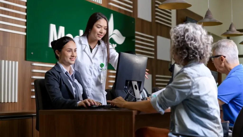 MedSênior amplia contratações e abre vagas em diferentes áreas com benefícios