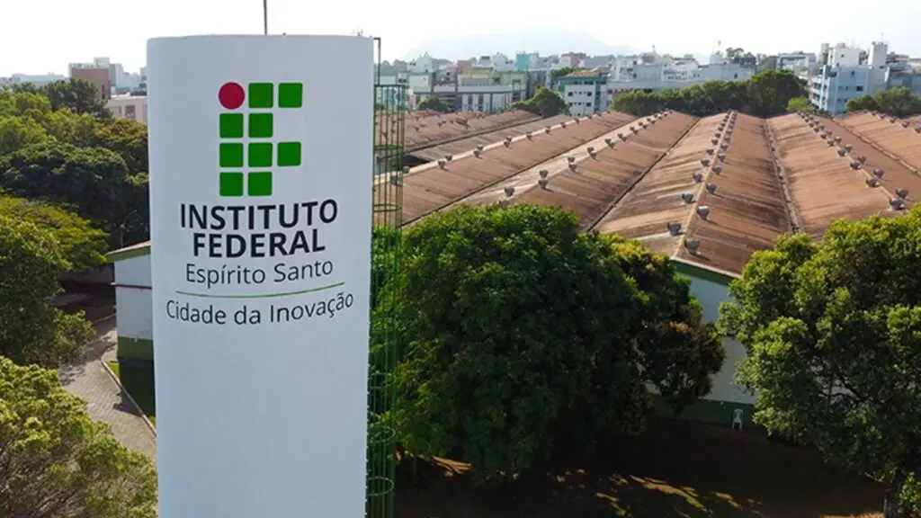 Faculdade sem ENEM! IFES abre 800 vagas gratuitas de graduação; veja como participar
