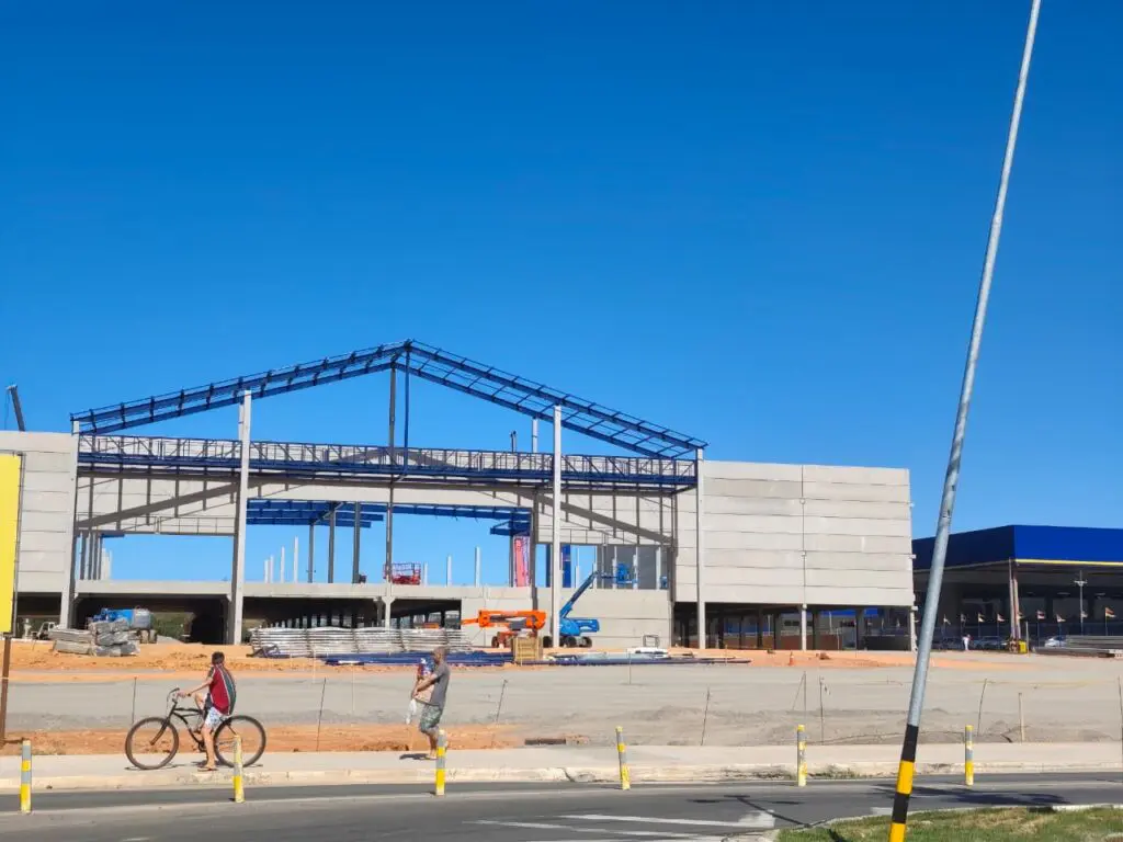 Imagem de um obra da nova unidade da Havan, localizada em Vila Velha.