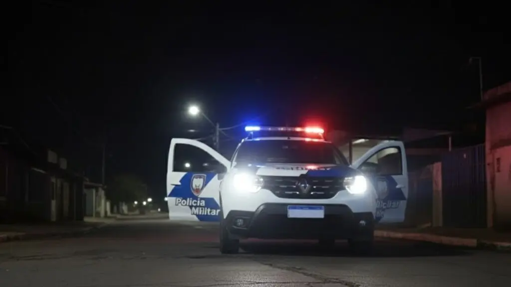 Pé de cocaína: PM encontra mais de 500 pinos escondidos em árvore na Serra