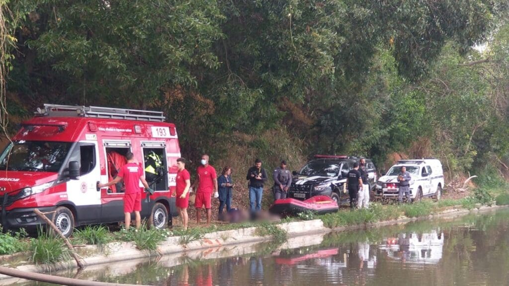 Corpo de homem é encontrado boiando dentro de “pinicão” na Serra