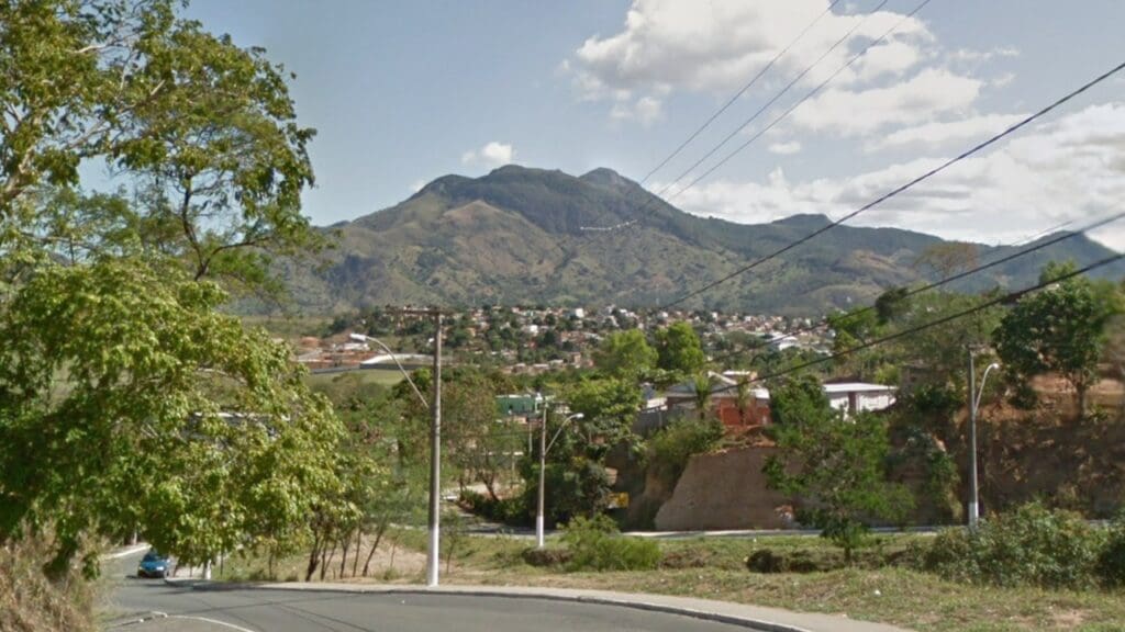 Áudios: Madrugada de intenso tiroteio deixa moradores sob tensão no bairro Planalto Serrano bloco C Planalto Serrano