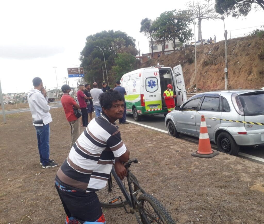Homem morre atropelado ao andar de bicicleta na BR-101 próximo a Serra-sede