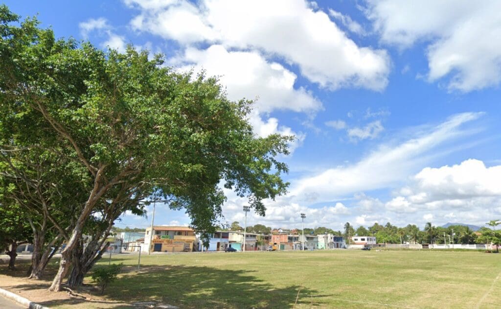 Guerra do Tráfico: Traficantes confundem cliente como sendo inimigo e deixam usuário de droga baleado em Jacaraípe