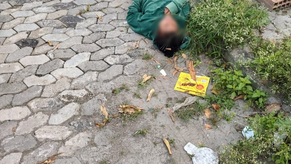 Mulher encontrada morta em Jardim Limoeiro teria surtado e entrado em um carro misterioso na noite anterior