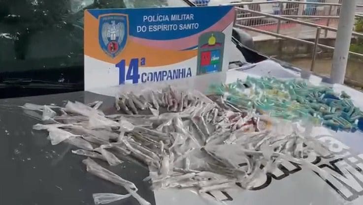 Se não tem gol do Brasil, tem gol da PM detonando mais uma biqueira em Nova Almeida