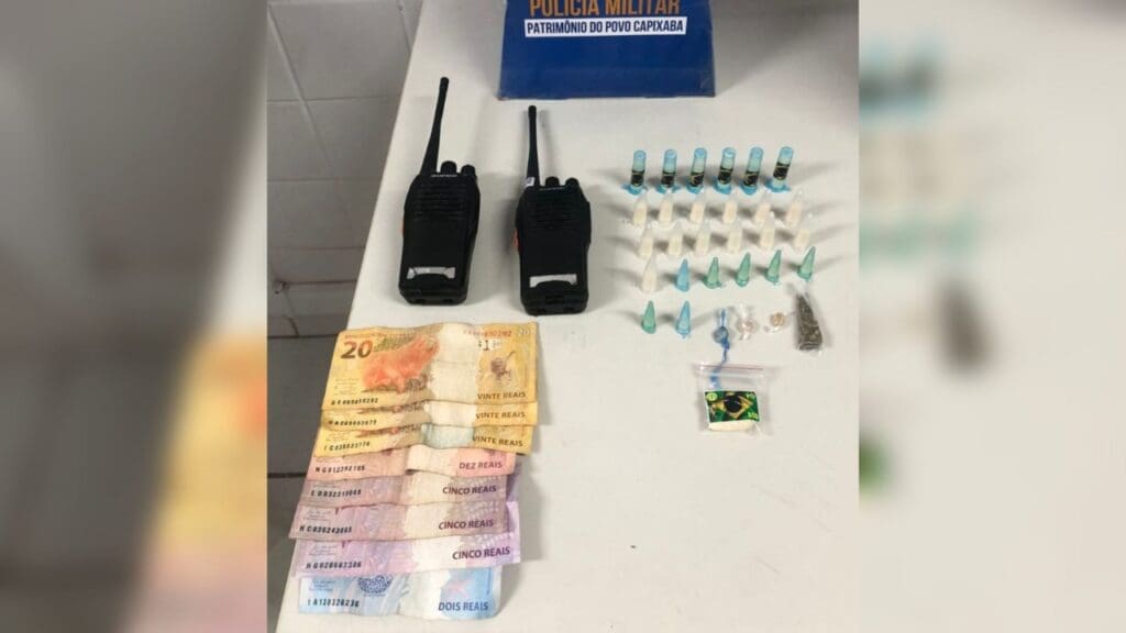 PM prende dois “queimados” traficando próximo ao muro da VALE em Hélio de Ferraz