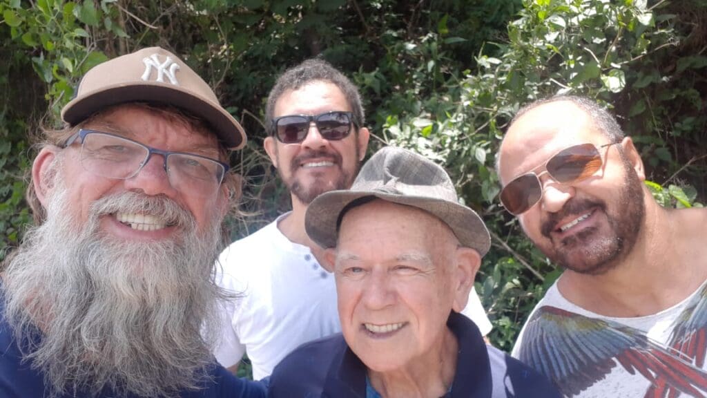 Serrano se inspira no filme "Forest Gump" para viajar mais de 500 km a pé de Vitória até Belo Horizonte