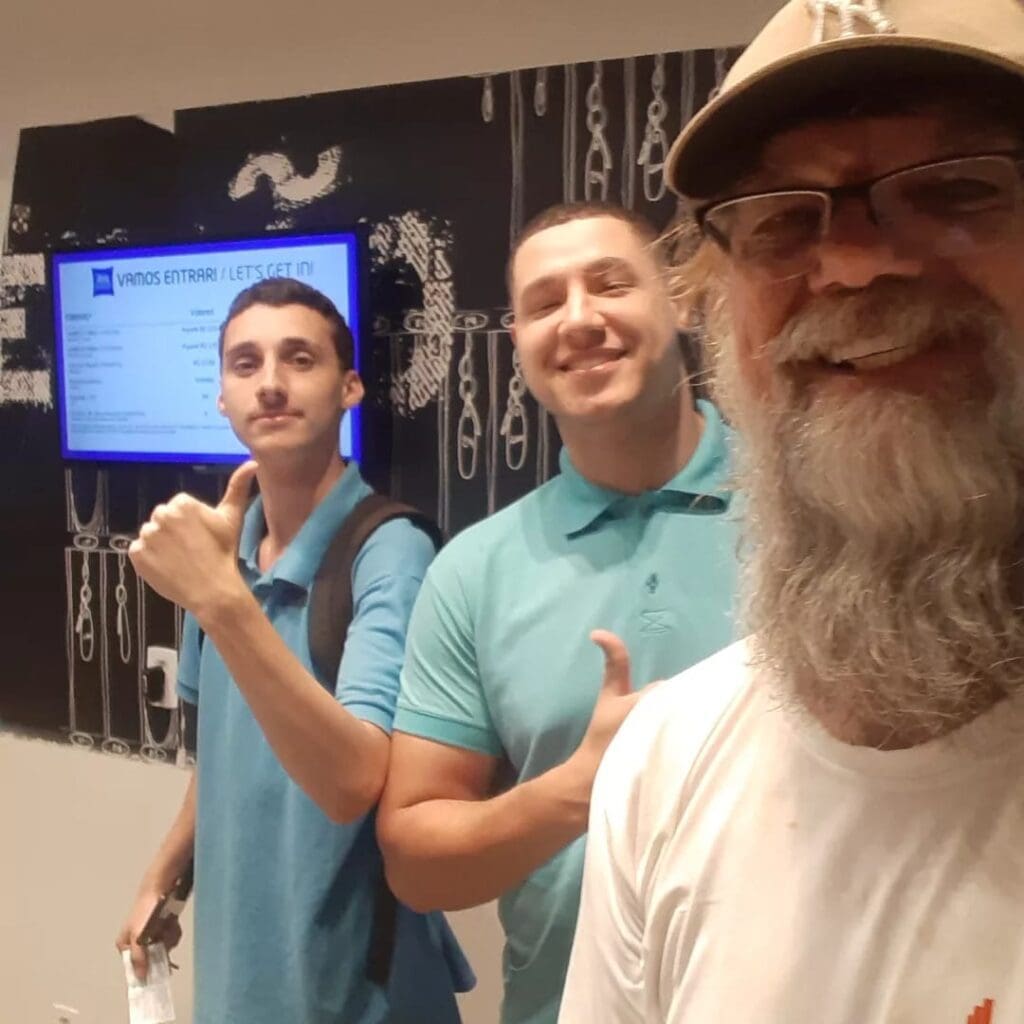 Serrano se inspira no filme "Forest Gump" para viajar mais de 500 km a pé de Vitória até Belo Horizonte