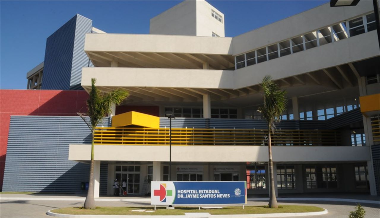 Foto da fachada do Hospital Doutor Jayme Santos Neves