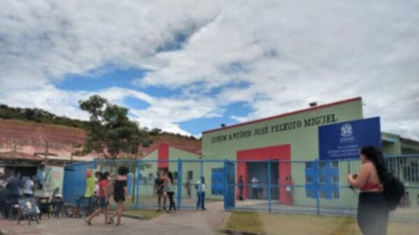 Escola Estadual de Ensino Fundamental e Médio (EEEFM) Antônio José Peixoto Miguel,