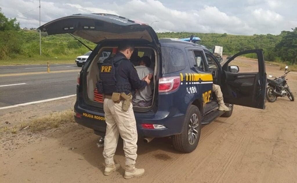 Foragido da justiça é preso pela PRF na Serra