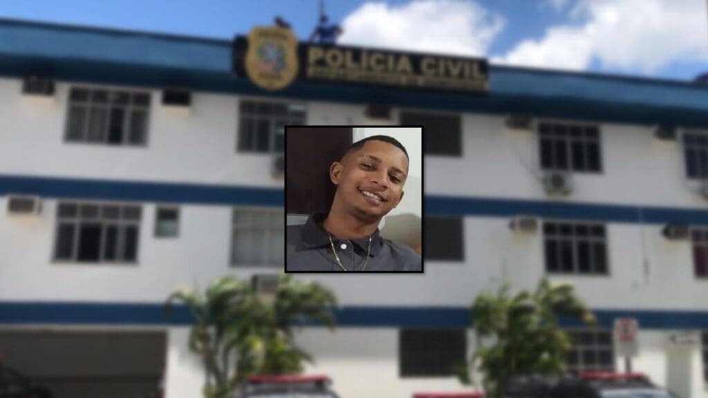 Arte com foto de jovem de 26 anos morto, enquanto dormia ao lado de filho de 5 anos, ao fundo um prédio sede do Departamento de homicídios da Policia Civil