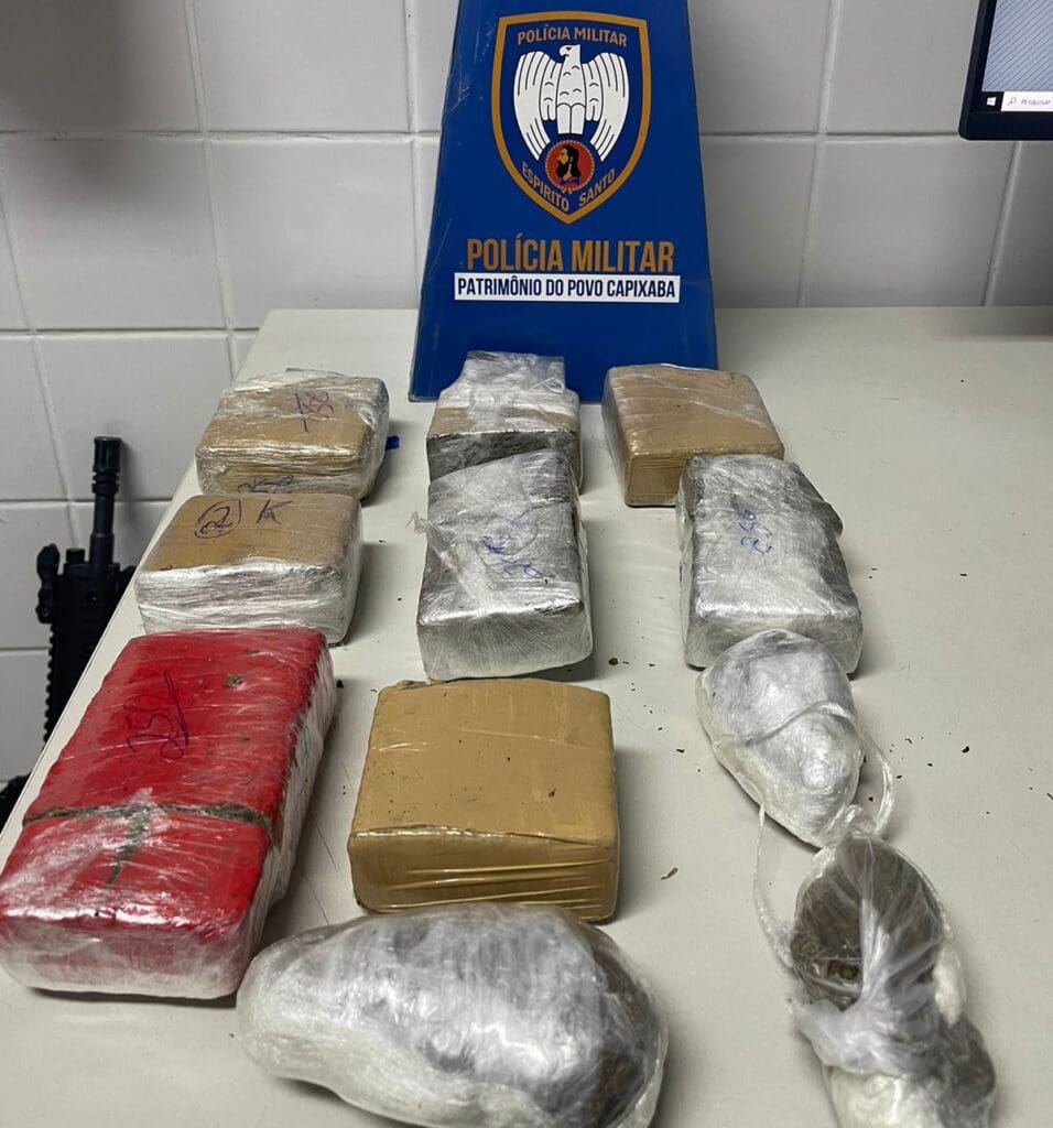 tabletes de maconha sendo apresentado na delegacia em Laranjeiras